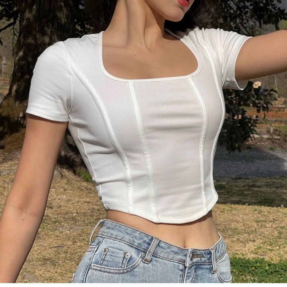 10/$50 No Boundaries Women's White Fitted Top Size M (7/8)